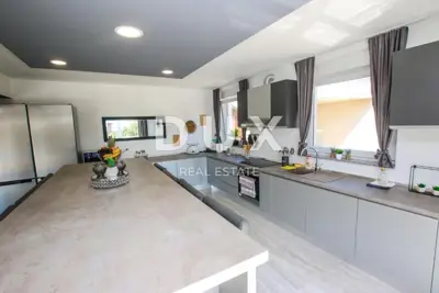 House 450 m², Rogovići, Kaštelir-Labinci - quiet location 4 km from the sea - 7