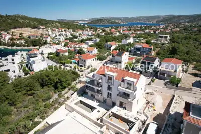 Wohnung 90 m², Rogoznica, Pool und 140 m² Hof - 9