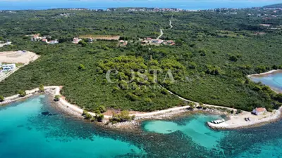 Građevinsko zemljište 971 m², Ugljan - mirna lokacija