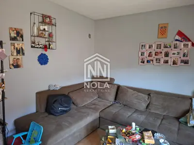 Kuća 100 m², Drenovec - mirno naselje i terasa - 22