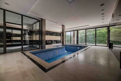 Prekrižje, novouređena vila 560 m², parking, bazen - 15