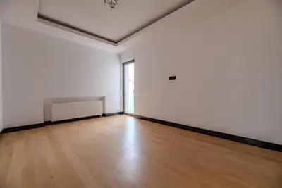 Prekrižje, novouređena vila 560 m², parking, bazen - 13