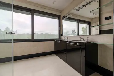 Prekrižje, novouređena vila 560 m², parking, bazen - 7