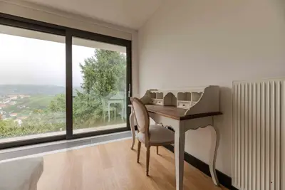 Prekrižje, novouređena vila 560 m², parking, bazen - 12