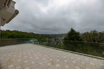 Prekrižje, novouređena vila 560 m², parking, bazen - 16
