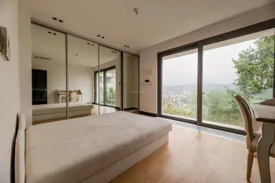 Prekrižje, novouređena vila 560 m², parking, bazen - 11