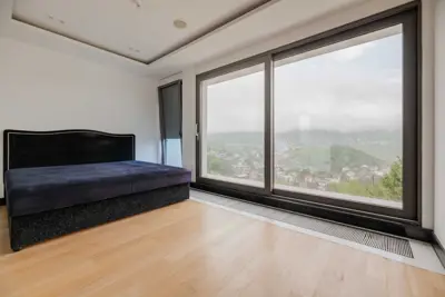 Prekrižje, novouređena vila 560 m², parking, bazen - 6