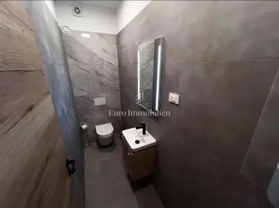 Kuća 188,91 m², Pomer - bazen i krovna terasa - 11
