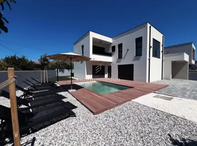 Kuća 188,91 m², Pomer - bazen i krovna terasa
