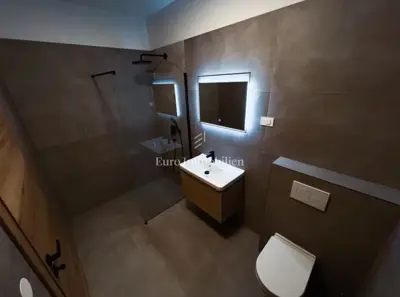 Kuća 188,91 m², Pomer - bazen i krovna terasa - 10