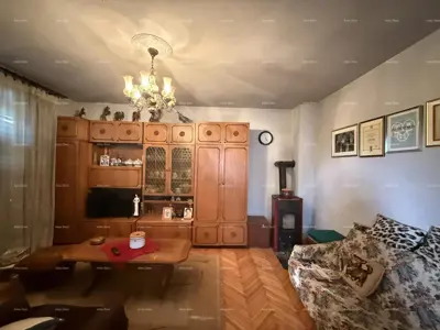 Šarmantna obiteljska kuća s velikom okućnicom i dodatnim građevinskim zemljištem u blizini Barbana - 11