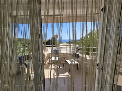 Prodaje se šarmantan stan u prizemlju, 60 m², Duga Uvala - 14