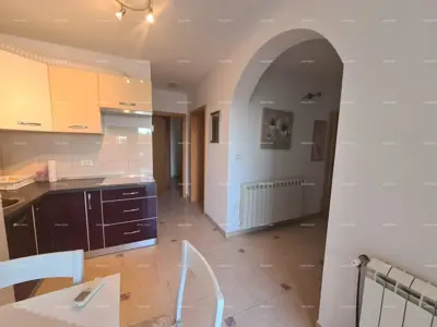 Prodaje se šarmantan stan u prizemlju, 60 m², Duga Uvala - 2
