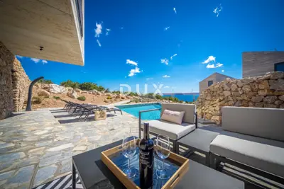 DALMATIEN, KARLOBAG - Exklusive Luxusvilla in erster Reihe zum Meer