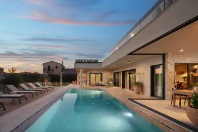 Haus zum Kauf in Poreč, 270 m² - 2