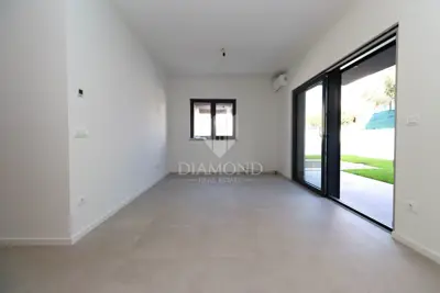 Apartment in Premantura, 2 bedrooms, pool and yard - 4