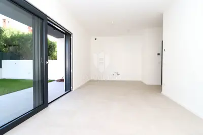 Apartment in Premantura, 2 bedrooms, pool and yard - 3