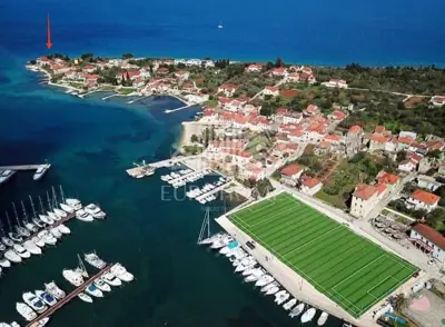 Ugljan, Sutomišćica, building land first row to the sea
