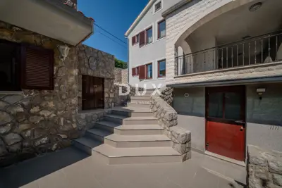 House 220 m², Krk - Okolica, 3 residential units - 9