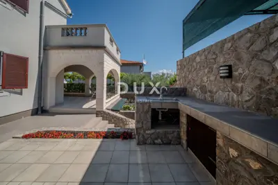 House 220 m², Krk - Okolica, 3 residential units - 11
