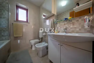 House 220 m², Krk - Okolica, 3 residential units - 20