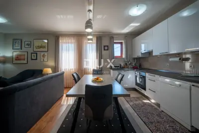 House 220 m², Krk - Okolica, 3 residential units - 15