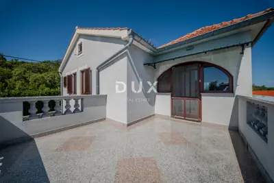 House 220 m², Krk - Okolica, 3 residential units - 5