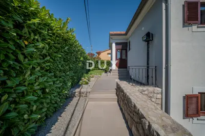 House 220 m², Krk - Okolica, 3 residential units - 7