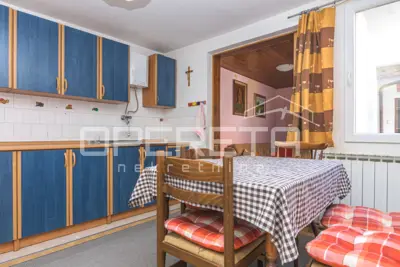 Kuća, Trnava, Zagreb - miran kvart i tri stambene jedinice