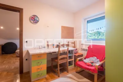 House 318 m², Sesvete - family house with garden area - 19