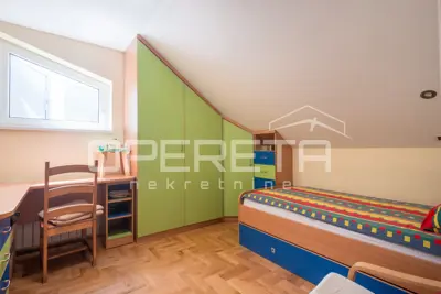 House 318 m², Sesvete - family house with garden area - 21