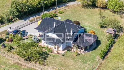 House 318 m², Sesvete - family house with garden area - 2
