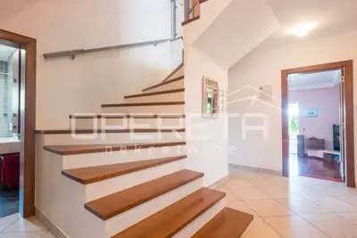 House 318 m², Sesvete - family house with garden area - 5