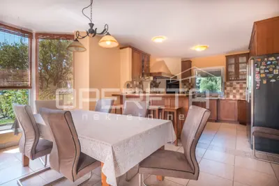 House 318 m², Sesvete - family house with garden area - 4
