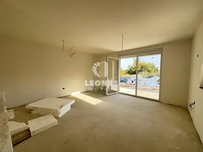 Stan u Žbandaju, Poreč, vrt 360 m² i spremište - 13