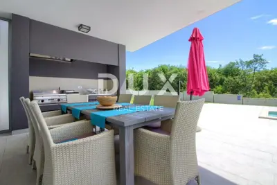 Villa 240 m², Krnica - sea view and privacy - 12