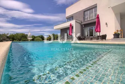 Villa 240 m², Krnica - sea view and privacy - 14