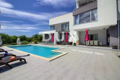 Villa 240 m², Krnica - sea view and privacy - 15