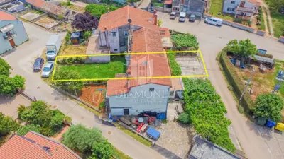 House 200 m², Novigrad - for renovation and yard 250 m² - 2