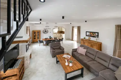 Villa 300 m², Kavran, pool and jacuzzi - 9