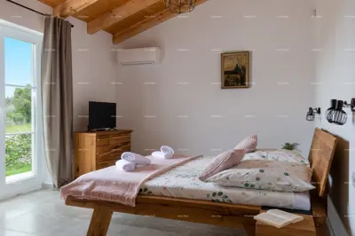 Villa 300 m², Kavran, pool and jacuzzi - 14