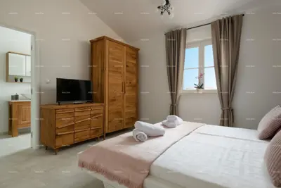Villa 300 m², Kavran, pool and jacuzzi - 10