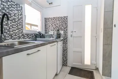Kuća, Pješčana Uvala - 3 apartmana, 200 m od mora - 15