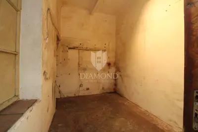 Gewerberaum 203 m², Rijeka Centar - 11 Räume - 11