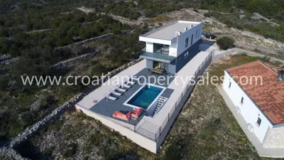 Vila 180 m², Trogir - pogled na more i bazen - 2