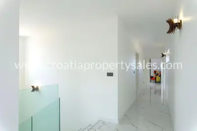 Vila 180 m², Trogir - pogled na more i bazen - 8