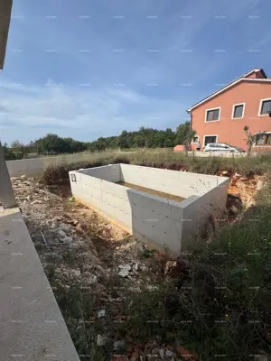 Zu verkaufen: Erdgeschoss mit Pool - derzeit im Rohbau, Sveti Petar u Šumi - Nähe Pazin!