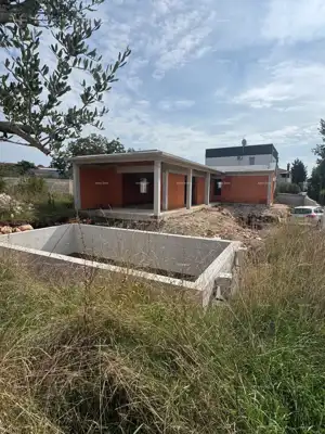 Zu verkaufen: Erdgeschoss mit Pool - derzeit im Rohbau, Sveti Petar u Šumi - Nähe Pazin! - 3