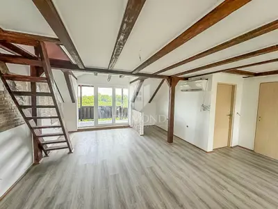 Apartment 72 m², Remete - 2 rooms, balcony and view - 4