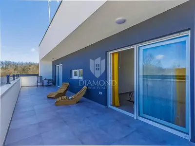 House 224 m², Vodnjan surroundings - peace and greenery - 16